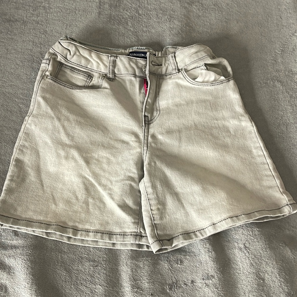 Calvin Klein 10 Boys Mid Rise Shorts Gray Denim Zip/Button Belt Loops 5 Pockets